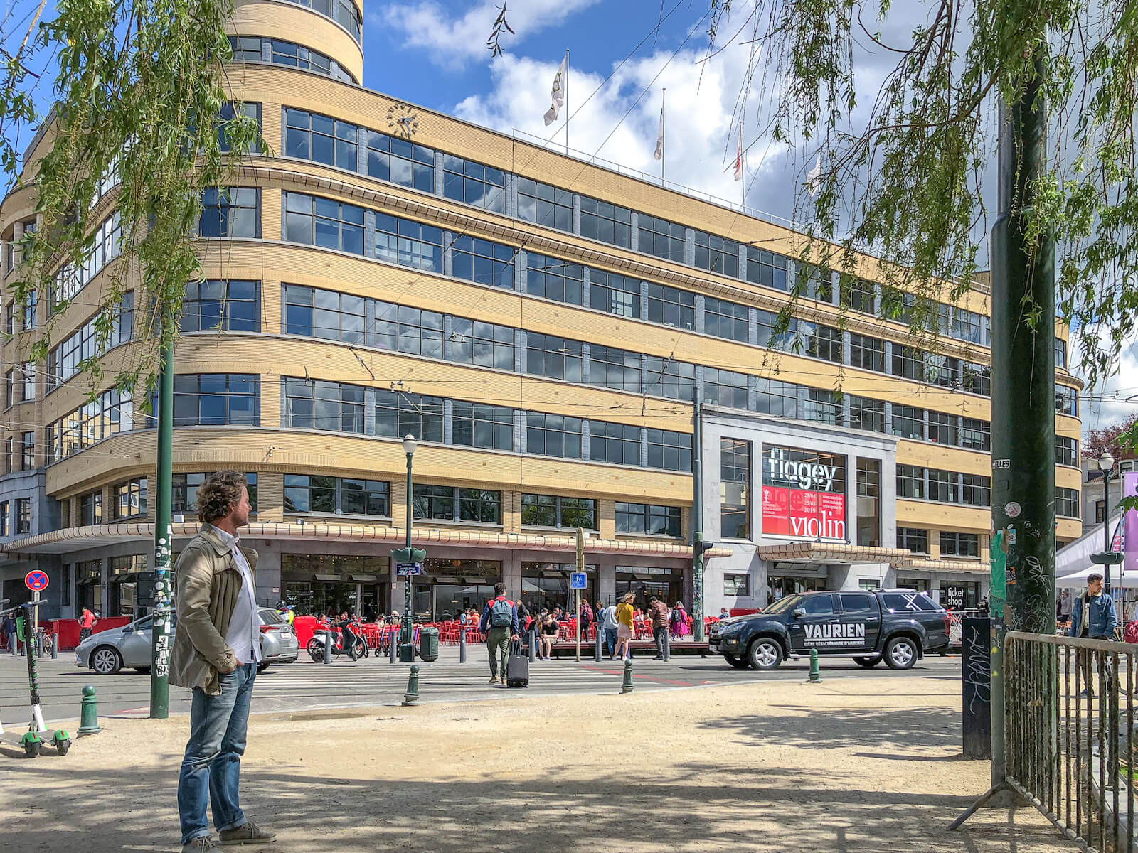 Bâtiment place flagey