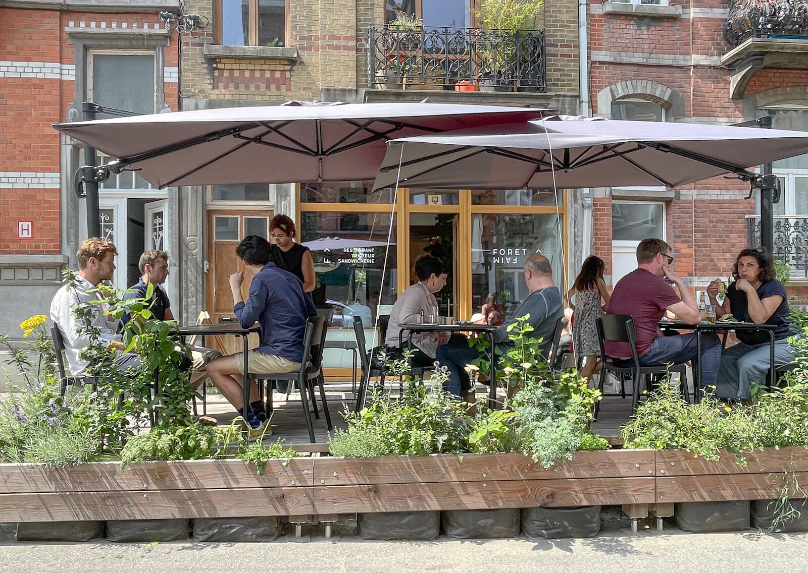 terrasse de cantine Foret à Faim
